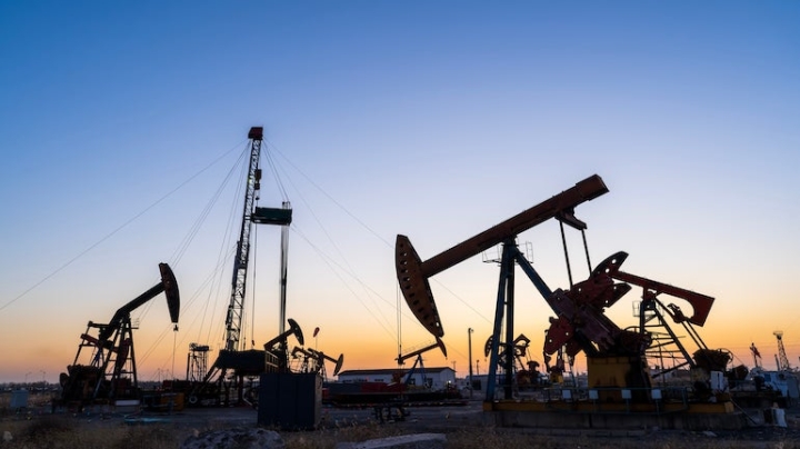МЭА: нефтегазовые месторождения в мире истощаются быстрее, чем ожидалось