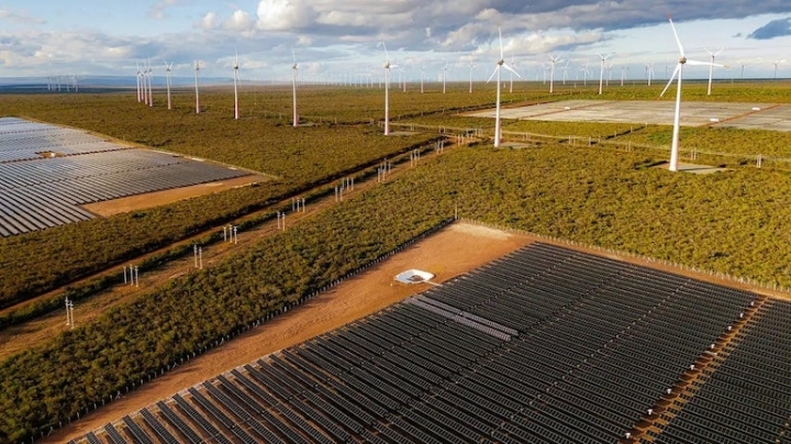 Equinor запустила первый гибридный объект возобновляемой энергетики в Бразилии