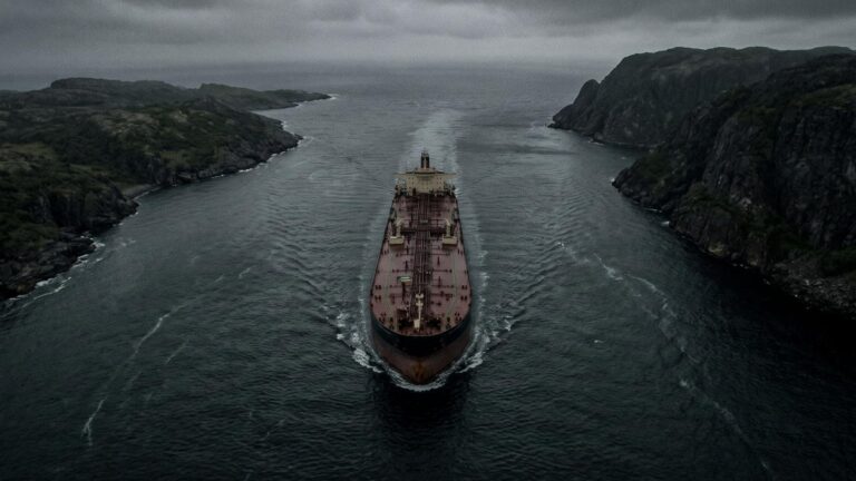 Закат нефтяной эры: как кризисы необратимо меняют энергорынки