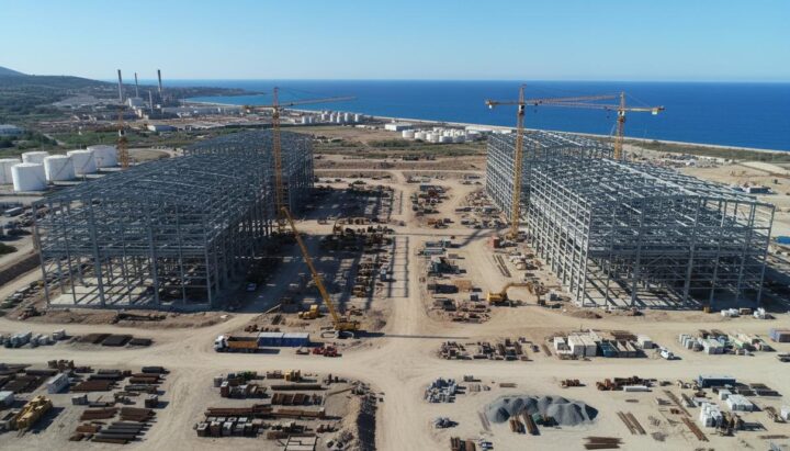Eni построит завод аккумуляторов в Италии и инвестирует в добычу лития в Чили